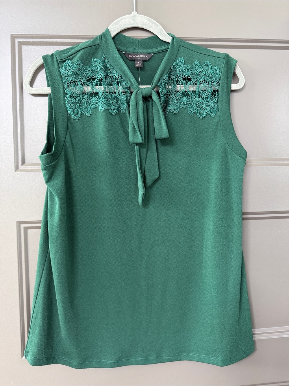 Banana Republic Teal Green Sleeveless Tie-Neck Lace Yoke Blouse